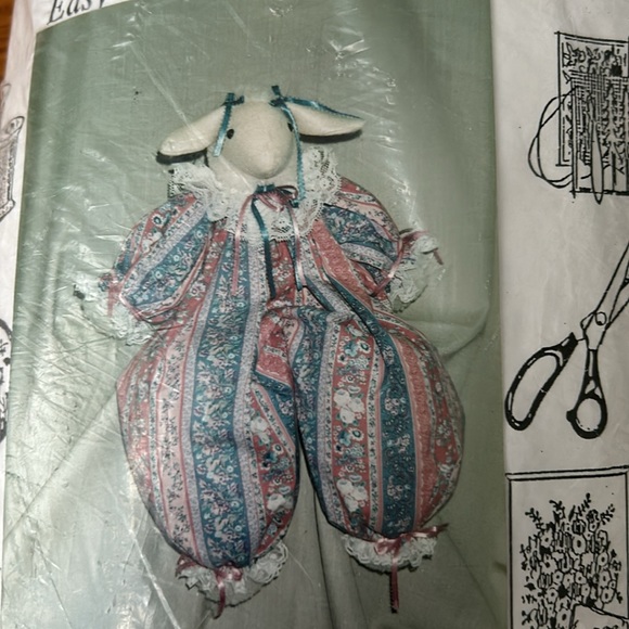 Craft kit Sewing Stuffed Rabbit - Picture 2 of 4